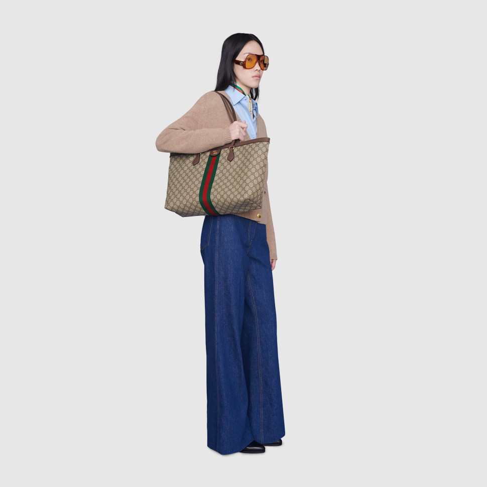 Сумка-тоут Gucci Ophidia GG среднего размера