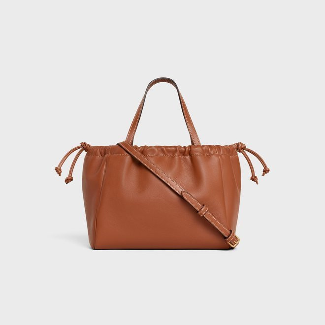 СУМКА СРЕДНЯЯ CELINE CABAS DRAWSTRING CUIR TRIOMPHE ИЗ ГЛАДКОЙ ТЕЛЯЧЬЕЙ КОЖИ