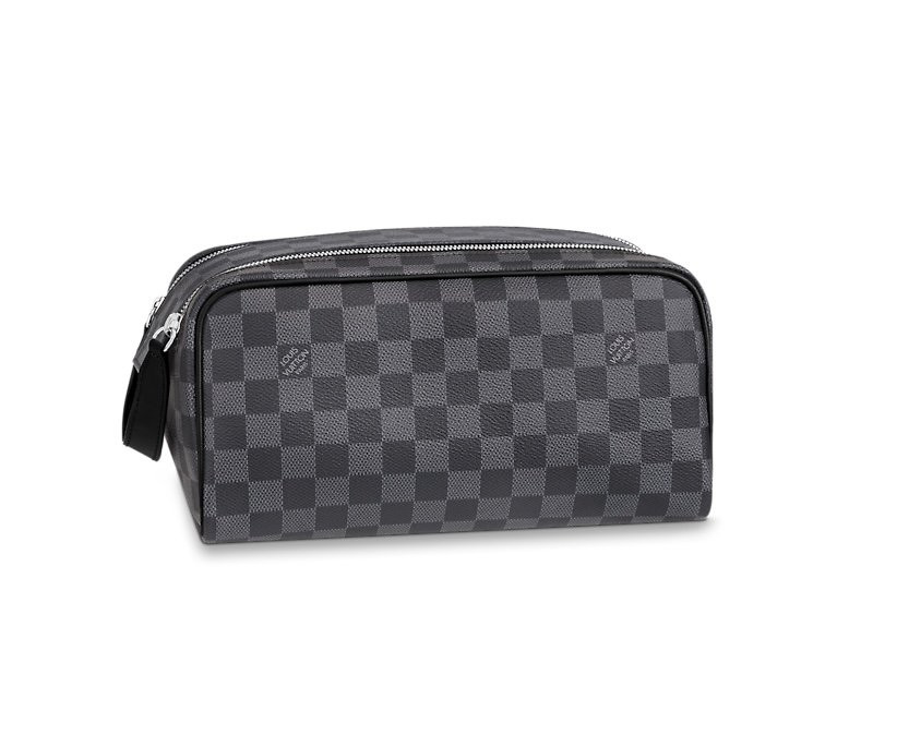 Несессер Louis Vuitton DOPP KIT