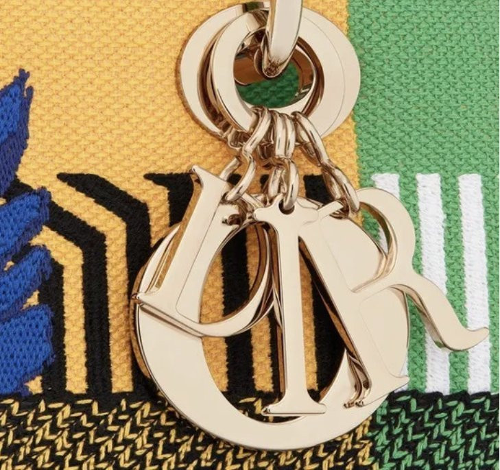 СУМКА Dior LADY D-LITE, МОДЕЛЬ СРЕДНЕГО ФОРМАТА