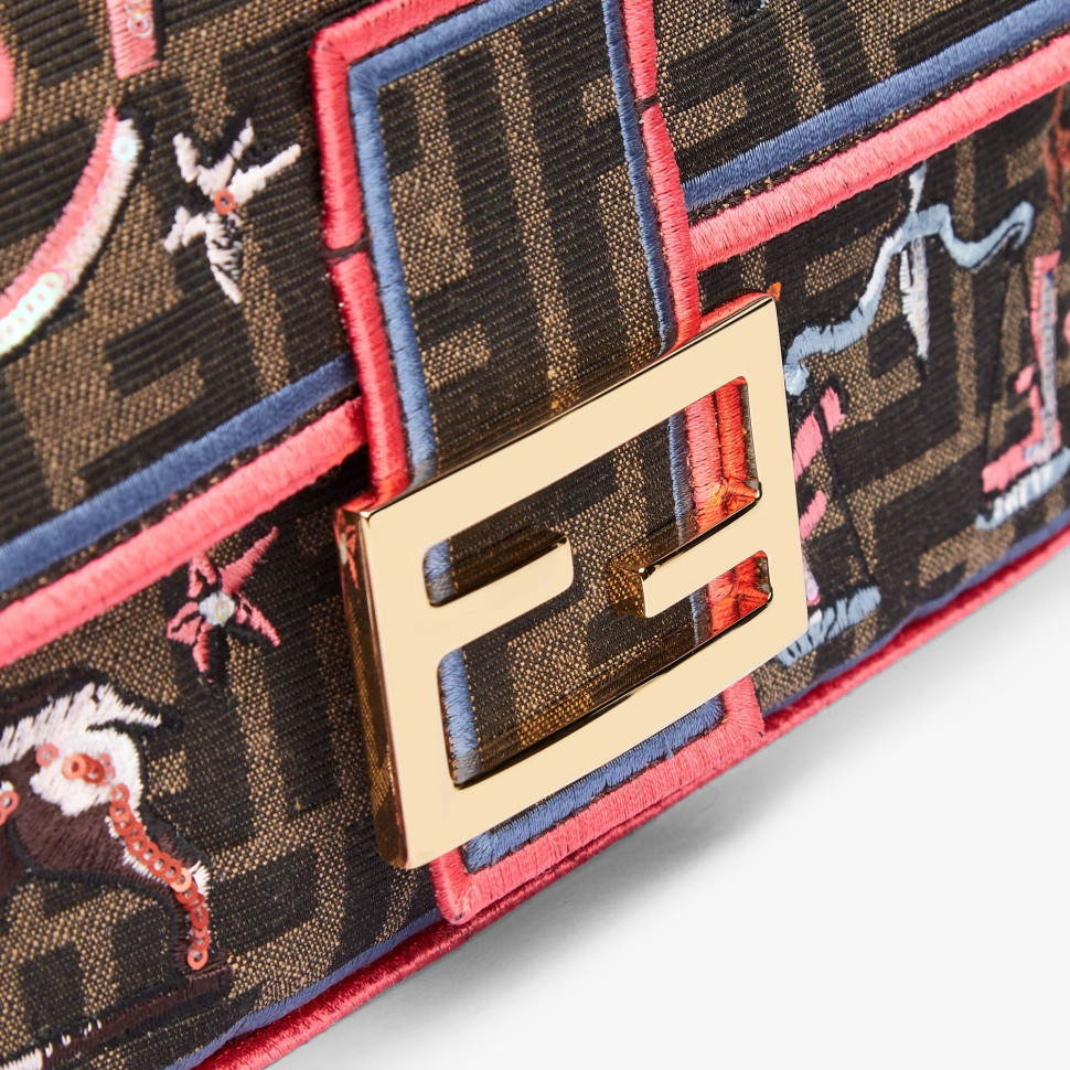 Сумка из ткани Fendi FF с вышивкой Astrology