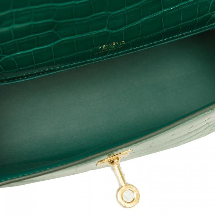 Миниатюрная сумка Hermes Kelly Pochette Emerald Shiny из кожи аллигатора
