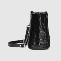 Маленькая сумка-тоут Gucci GG Marmont