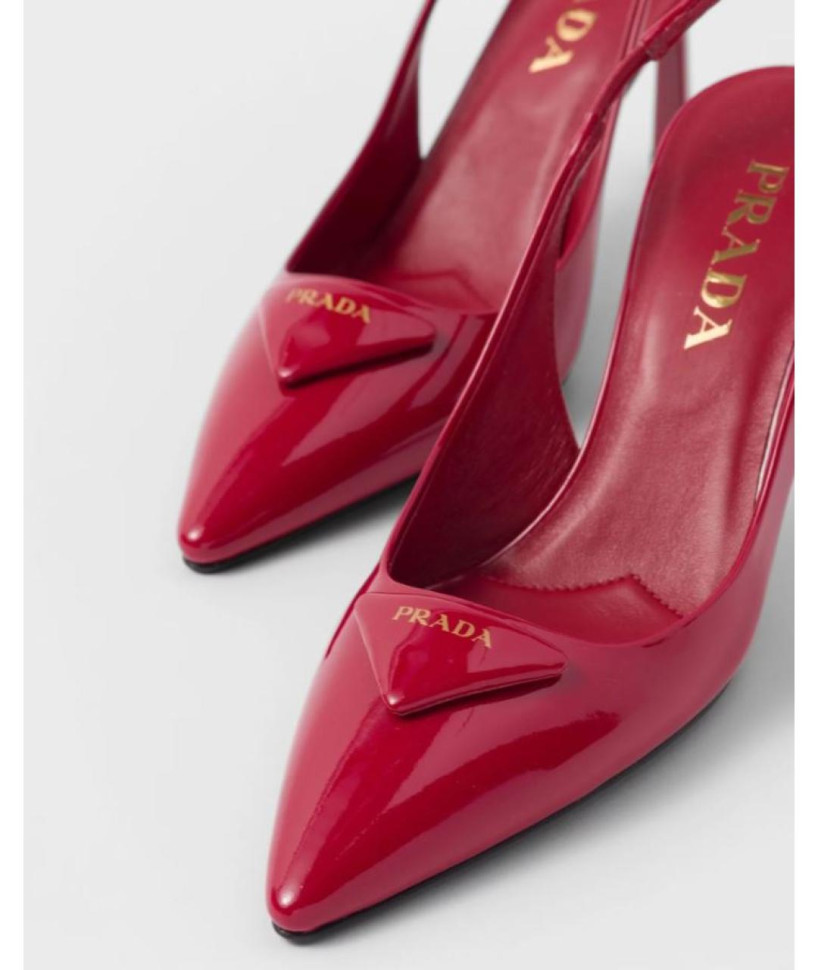 Лакированные туфли Prada
