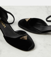 Бархатные туфли Prada
