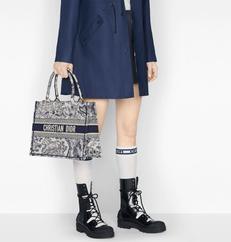 СУМКА DIOR BOOK TOTE, МОДЕЛЬ МАЛЕНЬКОГО ФОРМАТА