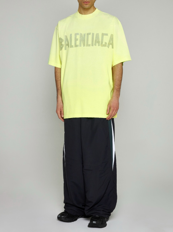 Футболка Balenciaga Tape Type Tee