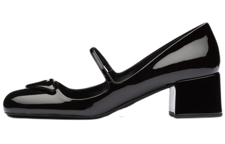 Лакированные туфли Prada Mary Jane