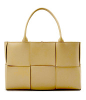 Сумка-тоут Bottega Veneta Arco medium