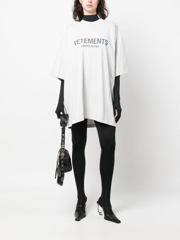 Футболка Balenciaga с логотипом