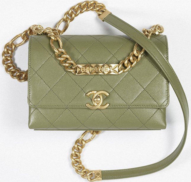 Сумка Chanel с клапаном на цепочке