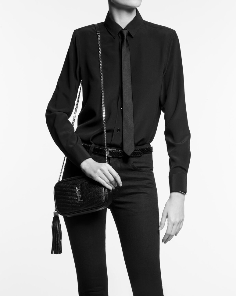 МИНИ-СУМКА Saint Laurent LOU ИЗ СТЕГАНОЙ КОЖИ GRAIN DE POUDRE С ТИСНЕНИЕМ