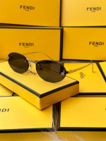 Солнцезащитные очки Fendi FE 4075US First Crystal Black