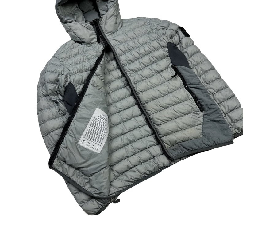 Куртка на пуху STONE ISLAND С КАПЮШОНОМ