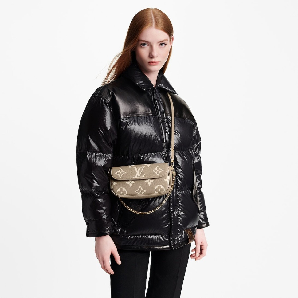 Кошелёк Louis Vuitton на цепочке