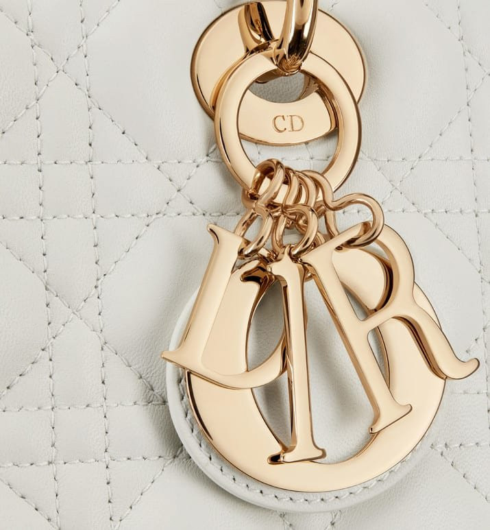 СУМКА Dior LADY DIOR, МОДЕЛЬ СРЕДНЕГО ФОРМАТА
