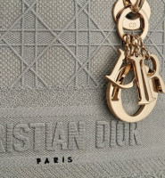 СУМКА Dior LADY D-LITE, МОДЕЛЬ СРЕДНЕГО ФОРМАТА