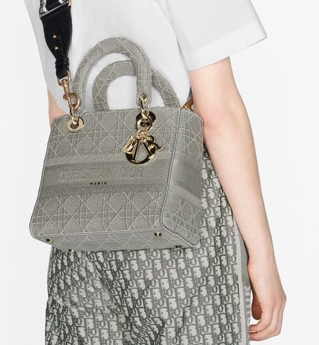 СУМКА Dior LADY D-LITE, МОДЕЛЬ СРЕДНЕГО ФОРМАТА