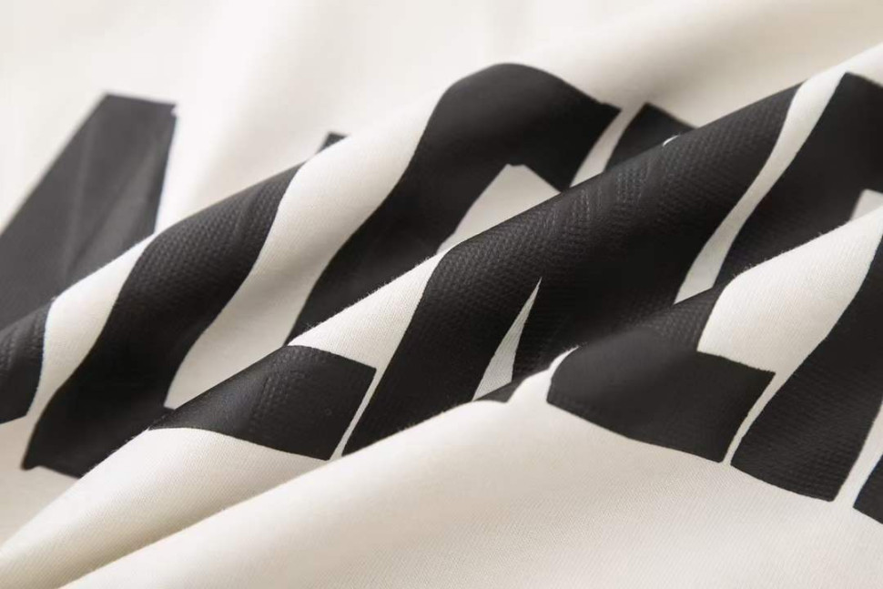 Футболка Balenciaga Tape Type Tee