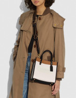 Сумка-тоут COACH Field 22 в стиле колор-блок