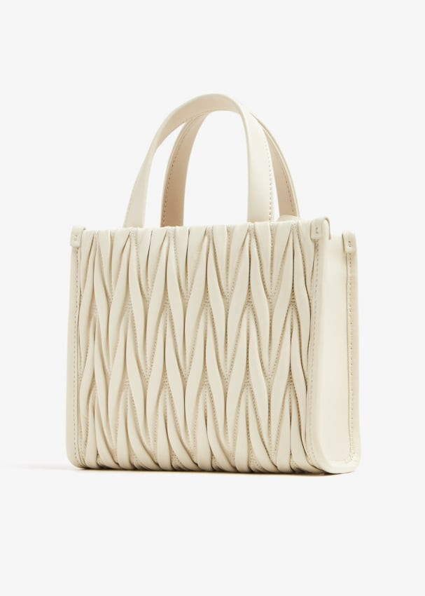 Сумка Miu Miu Matelasse Leather Handbag