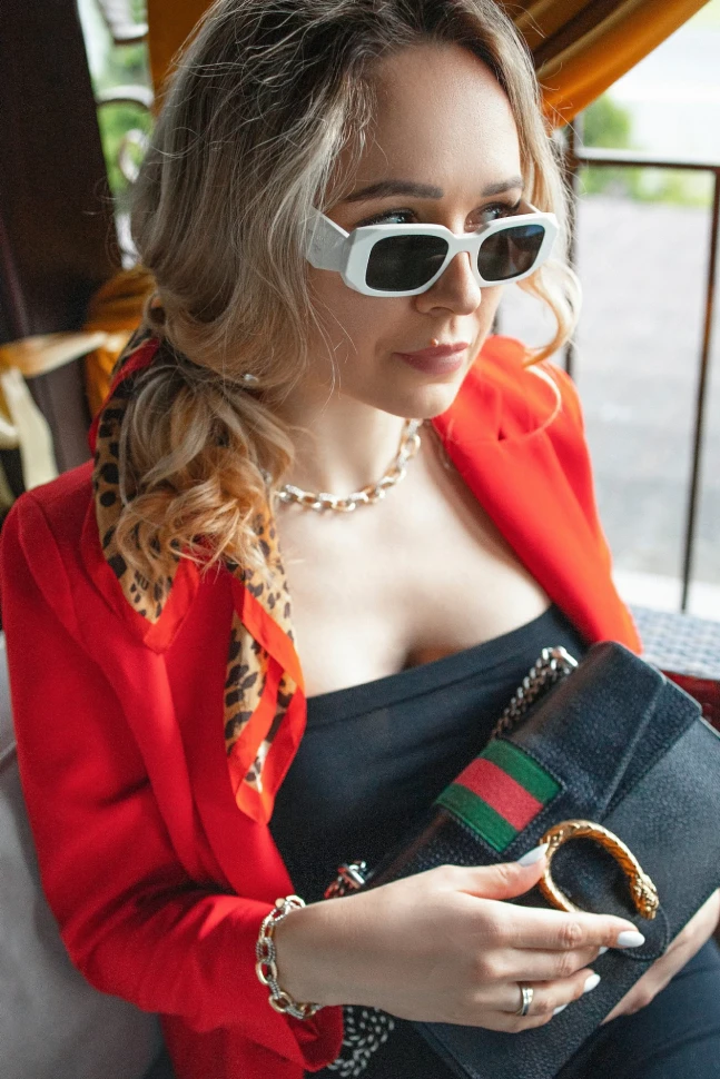 Солнцезащитные очки Prada PR 17WS 142-5S0, Белые