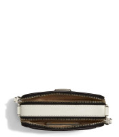 Каркасная сумка MARC JACOBS The Snapshot из коллаборации с Peanuts